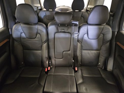 Used 2021 Volvo XC90 T6 Momentum w/ Protection Package Premier image 39