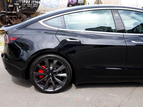 Used 2020 Tesla Model 3 Performance image 29