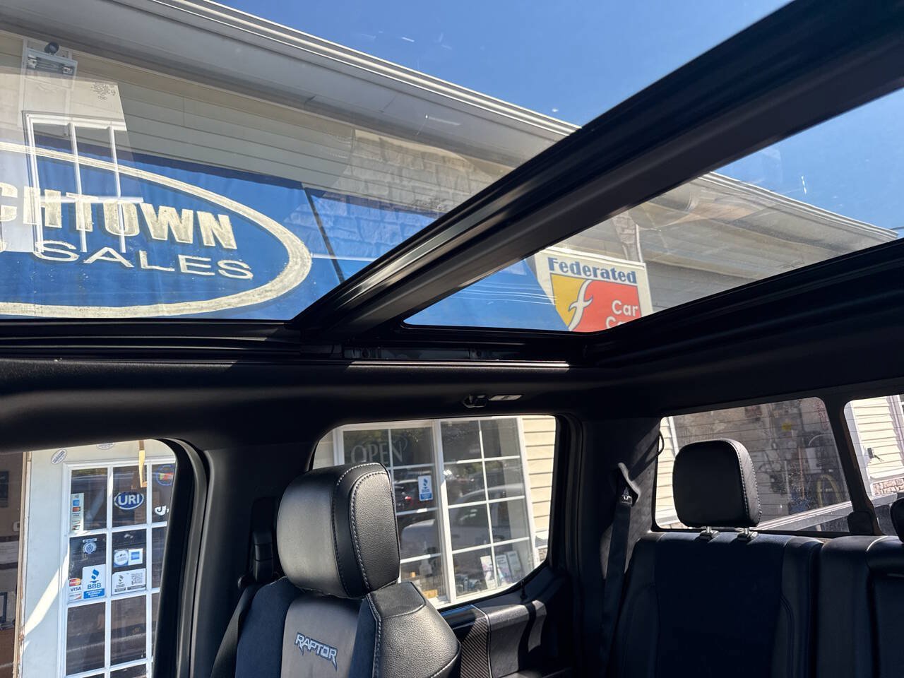 Used 2019 Ford F150 Raptor w/ Equipment Group 802A Luxury AWD/4WD image 29