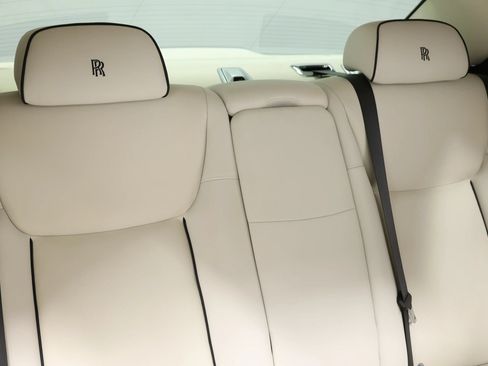 Used 2017 Rolls-Royce Ghost RWD image 92