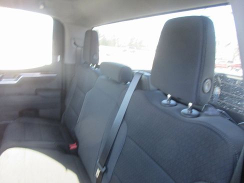 New 2026 GMC Sierra 1500 SLE image 14