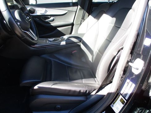 Used 2019 Mercedes-Benz C 300 Sedan image 6
