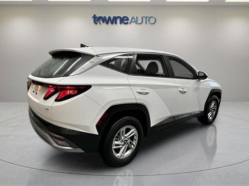 Used 2025 Hyundai Tucson SE image 5