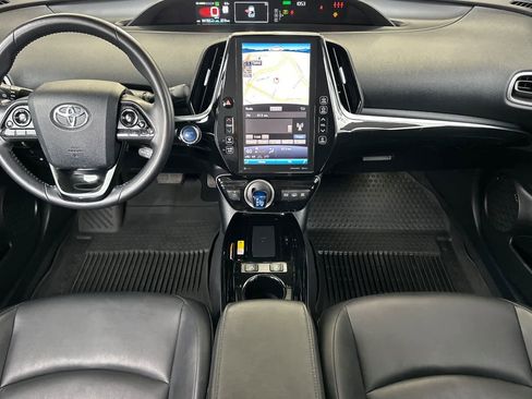 Used 2022 Toyota Prius Prime LE image 3