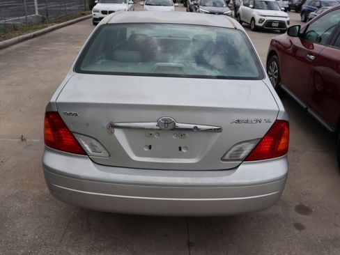 Used 2002 Toyota Avalon XL FWD image 10