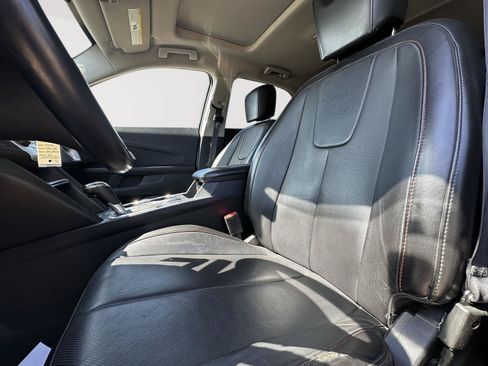 Used 2017 Chevrolet Equinox Premier w/ Enhanced Convenience Package FWD image 10