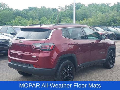 Used 2022 Jeep Compass Latitude w/ Sun and Sound Group AWD/4WD image 7