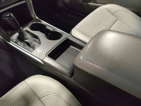 Used 2016 Toyota Camry SE image 26