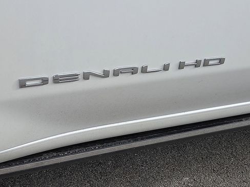 Used 2024 GMC Sierra 3500 Denali Ultimate image 8