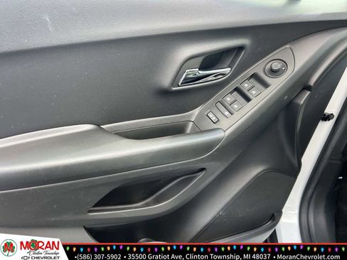 Certified 2022 Chevrolet Trax LS w/ Tint and Cruise Package image 15