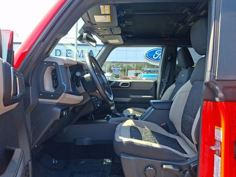 Used 2023 Ford Bronco Wildtrak AWD/4WD image 14