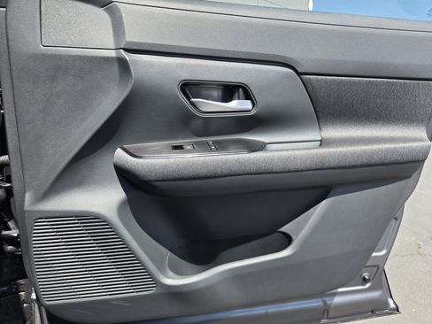 Used 2026 Nissan Kicks SV FWD image 32