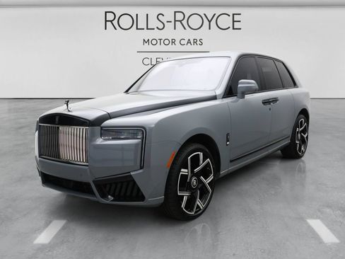 Certified 2025 Rolls-Royce Cullinan Black Badge AWD/4WD image 18