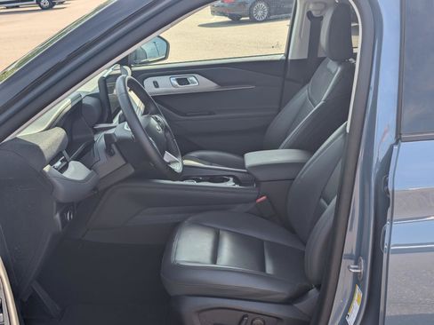 Used 2026 Ford Explorer Active w/ Active Comfort Package RWD image 14