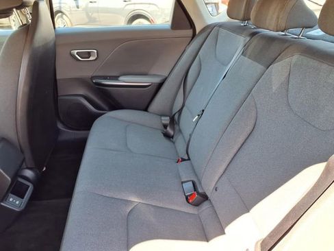 Used 2025 Kia K4 LXS image 9