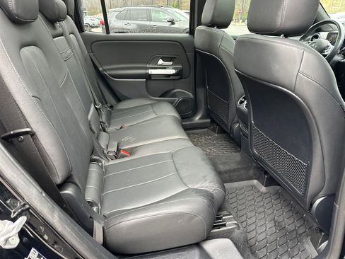 Used 2023 Mercedes-Benz GLB 250 4MATIC image 34