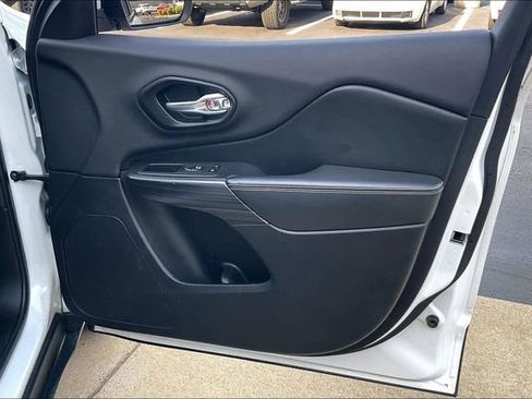 Used 2014 Jeep Cherokee Limited FWD image 24