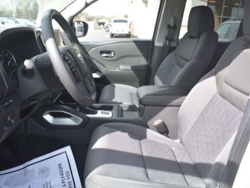 Used 2026 Nissan Frontier SV w/ SV Convenience Package image 15