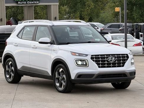 Used 2021 Hyundai Venue SEL w/ Premium Package image 48