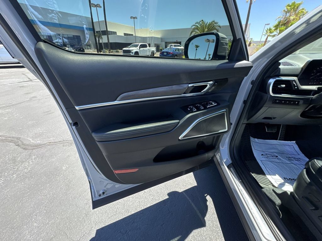 Used 2025 Kia Telluride SX Prestige X-Pro AWD/4WD image 23