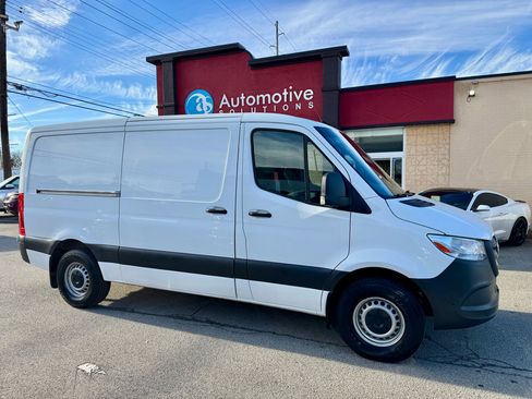 Used 2022 Mercedes-Benz Sprinter 1500 image 6