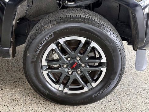 Certified 2025 Toyota Tacoma TRD Sport w/ TRD Sport Upgrade Package AWD/4WD image 8