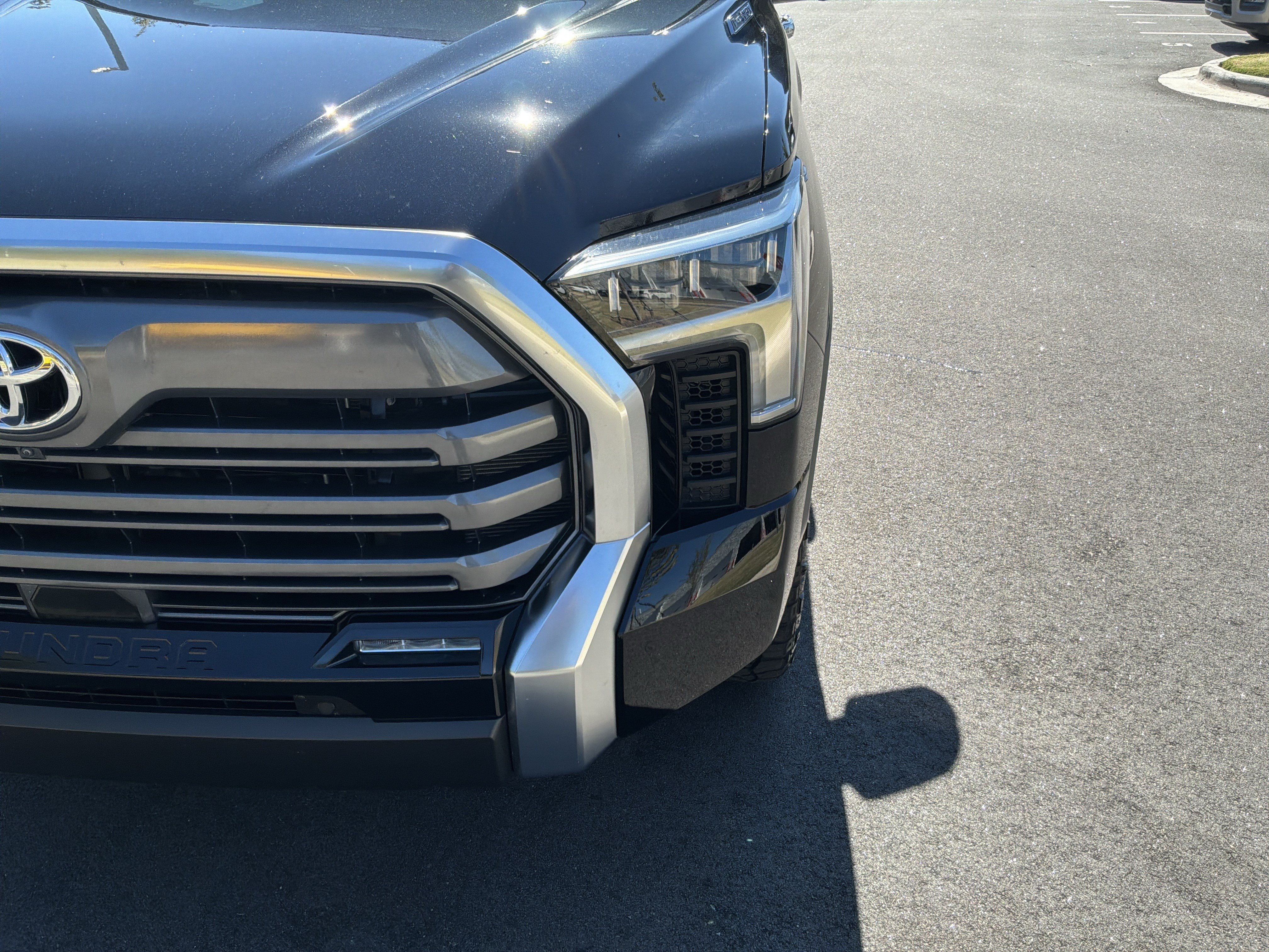 Used 2025 Toyota Tundra Limited AWD/4WD image 6