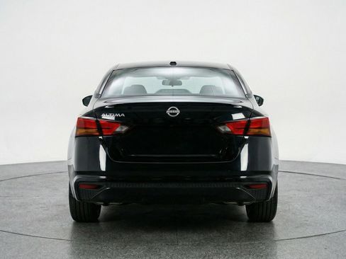 Used 2025 Nissan Altima 2.5 SV image 7