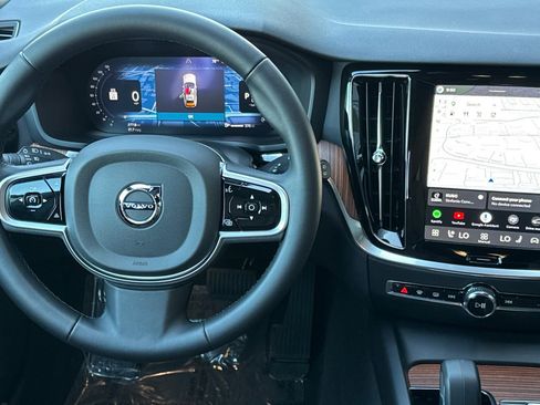 Certified 2026 Volvo V60 B5 Cross Country Plus w/ Climate Package image 15