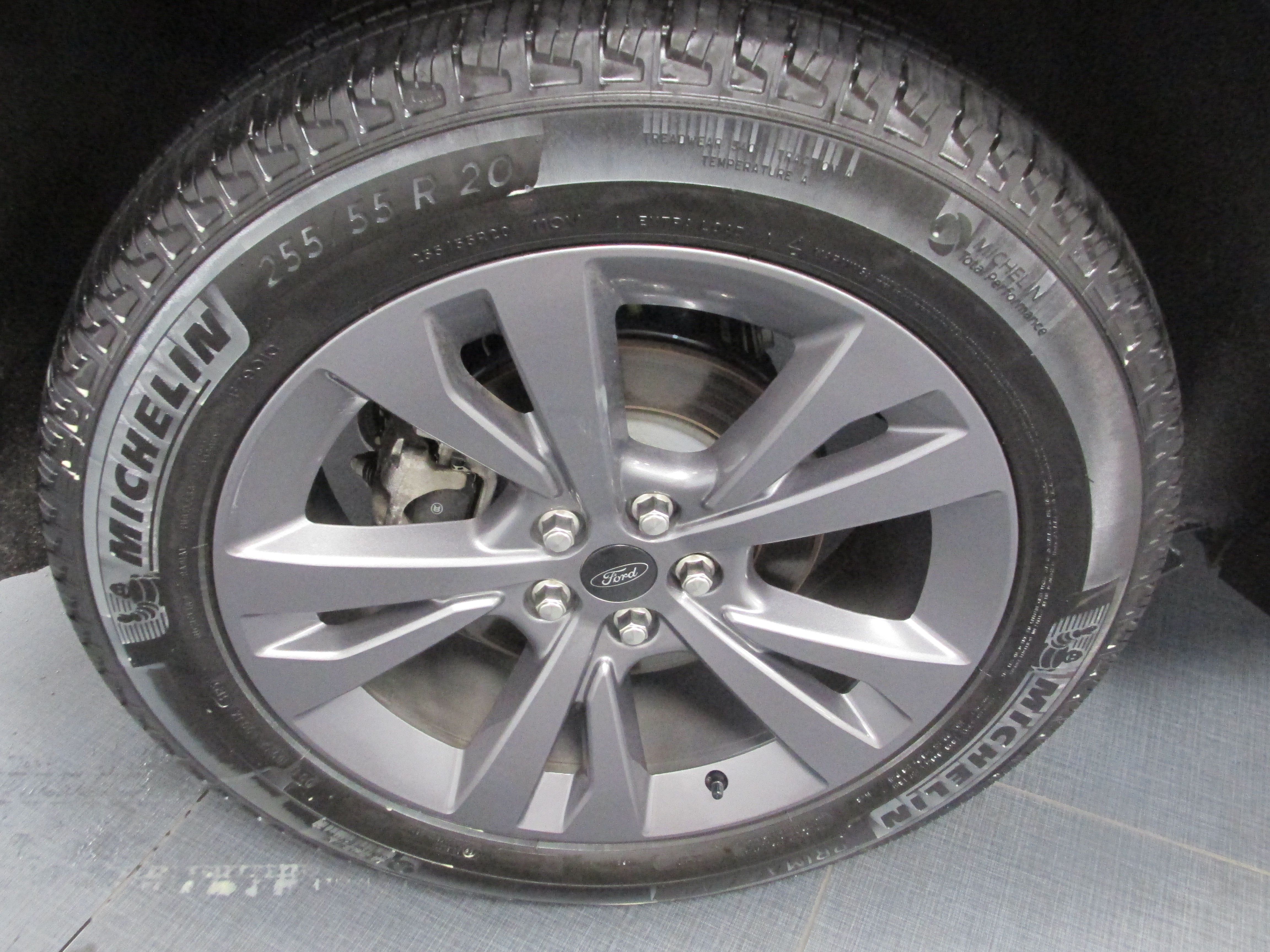 Used 2025 Ford Explorer Active w/ Active Comfort Package AWD/4WD image 16
