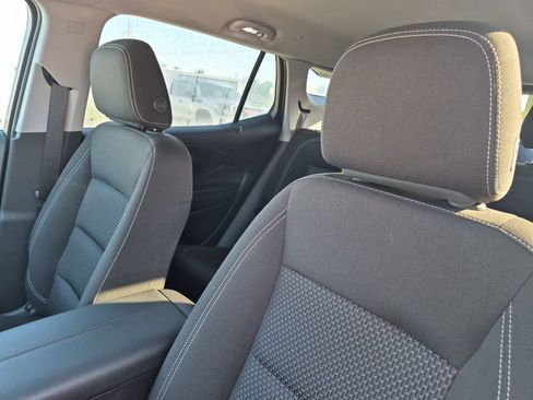 Used 2024 GMC Terrain SLE w/ Driver Convenience Package FWD image 10
