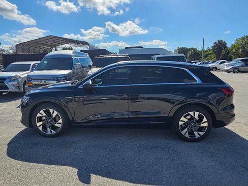 Used 2023 Audi e-tron Premium Plus w/ Premium Plus Package image 3