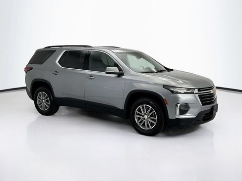 Used 2023 Chevrolet Traverse LT FWD image 3