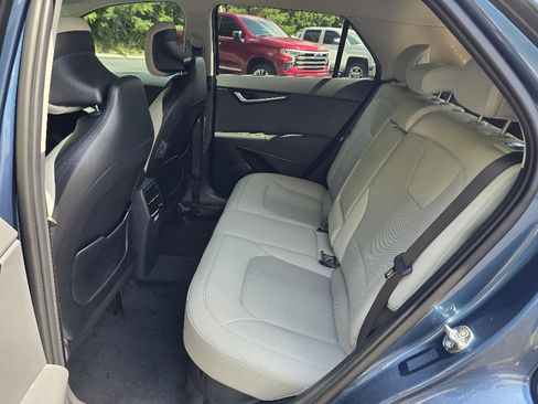 New 2025 Kia Niro EX image 4