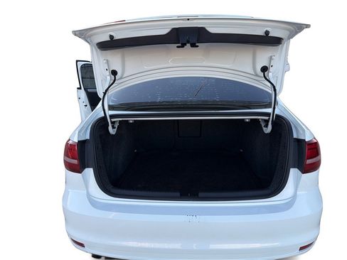 Used 2017 Volkswagen Jetta Wolfsburg Edition image 14