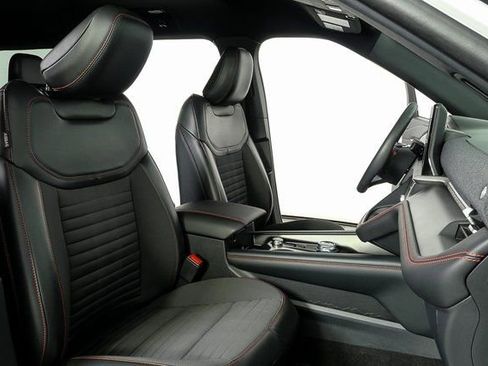 Used 2025 Ford Explorer ST-Line w/ Premium Package image 22