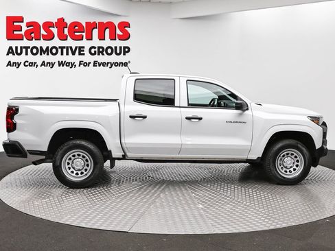 Used 2024 Chevrolet Colorado W/T RWD image 4