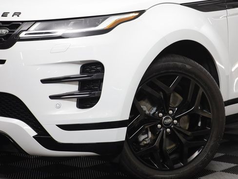 Used 2023 Land Rover Range Rover Evoque R-Dynamic SE image 3