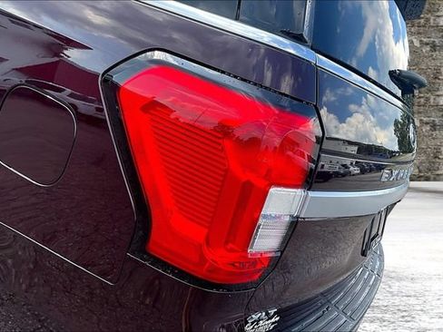 Used 2023 Ford Expedition XLT AWD/4WD image 23