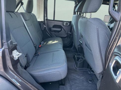 Used 2024 Jeep Wrangler Unlimited Sport AWD/4WD image 28