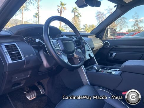 Used 2023 Land Rover Discovery Metropolitan Edition image 13