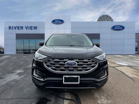 Certified 2022 Ford Edge Titanium image 2