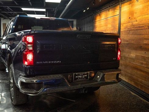 Used 2022 Chevrolet Silverado 1500 LT AWD/4WD image 6