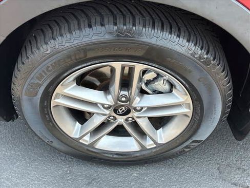 Used 2017 Hyundai Santa Fe Sport FWD image 25