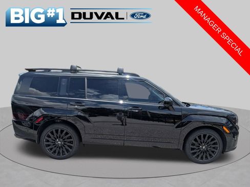 Used 2025 Hyundai Santa Fe Calligraphy FWD image 3
