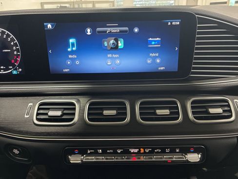 Used 2025 Mercedes-Benz GLE 450e 4MATIC image 21