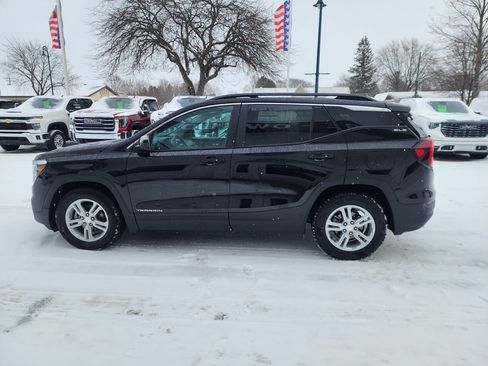 Used 2023 GMC Terrain SLE w/ Driver Convenience Package image 8