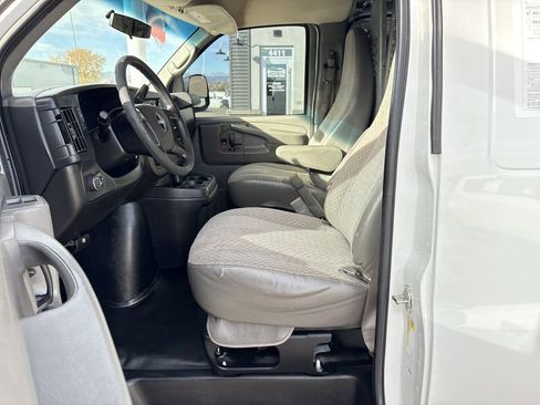 Used 2015 GMC Savana 3500 Extended image 19