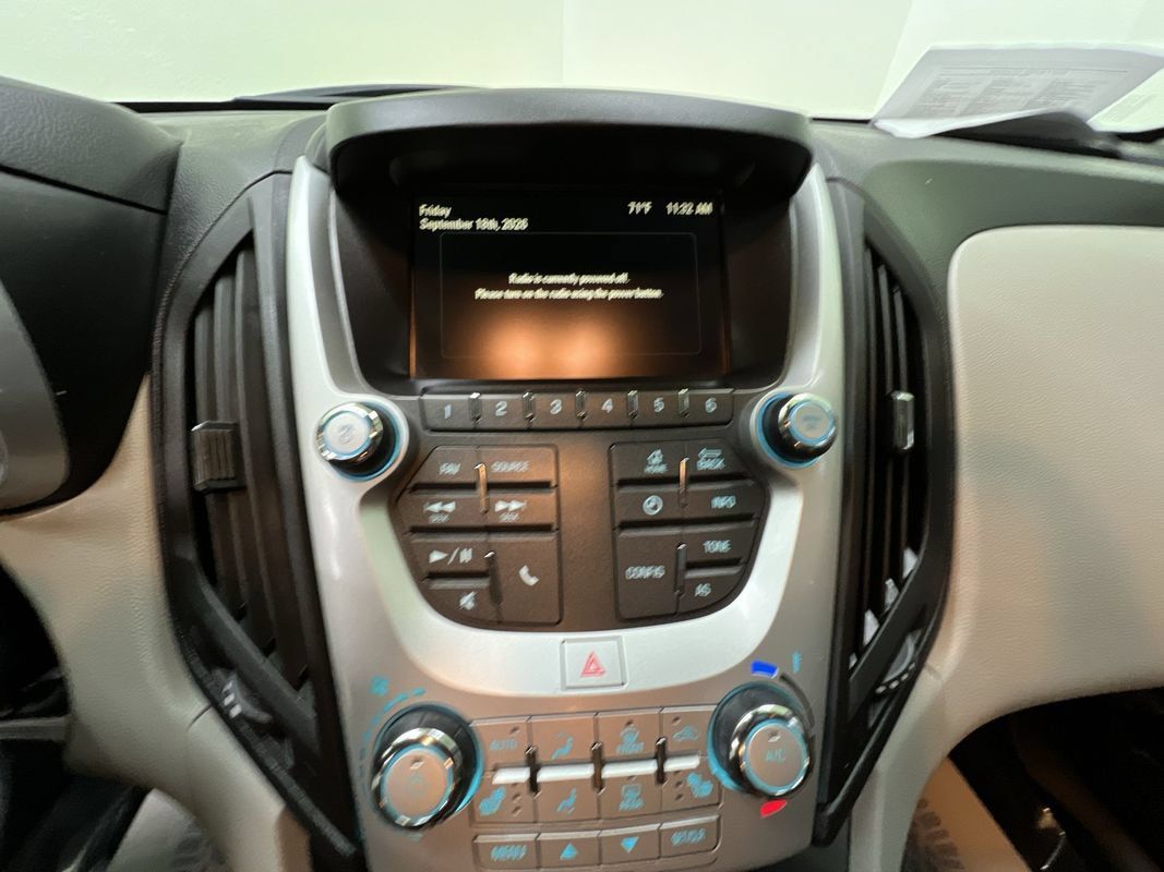 Used 2017 Chevrolet Equinox LT w/ Convenience Package FWD image 19