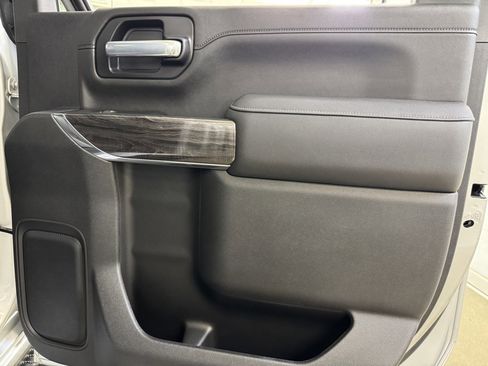 Used 2023 Chevrolet Silverado 2500 LTZ w/ LTZ Convenience Package image 26